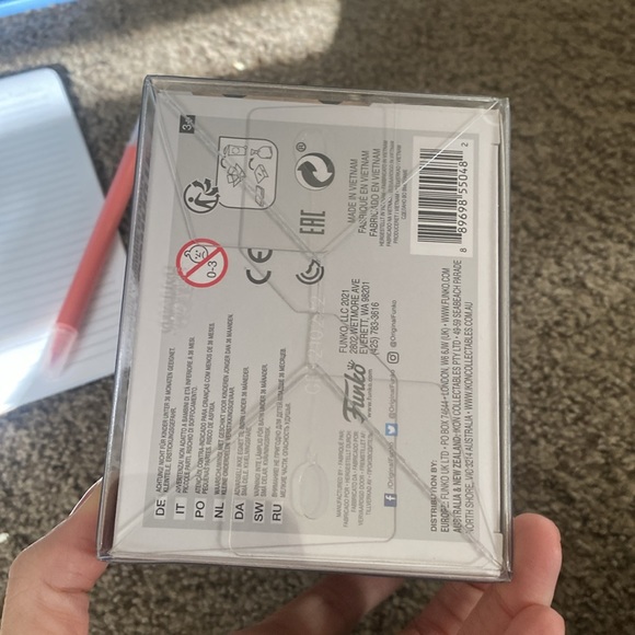 Dwight Schrute funko pop exclusive in pop protector - Picture 2 of 6